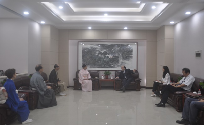 日本表千家茶道教授杉山贵子 远洲流花道掌门人佐伯江南斋应邀访问我校并举办 日本茶道与花道 专题讲习会 国际合作与交流处